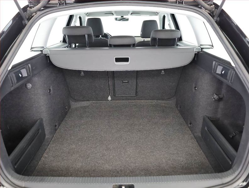 Škoda Octavia (2016) 1.8 TSI, Tempomat - fotka 15 z 16