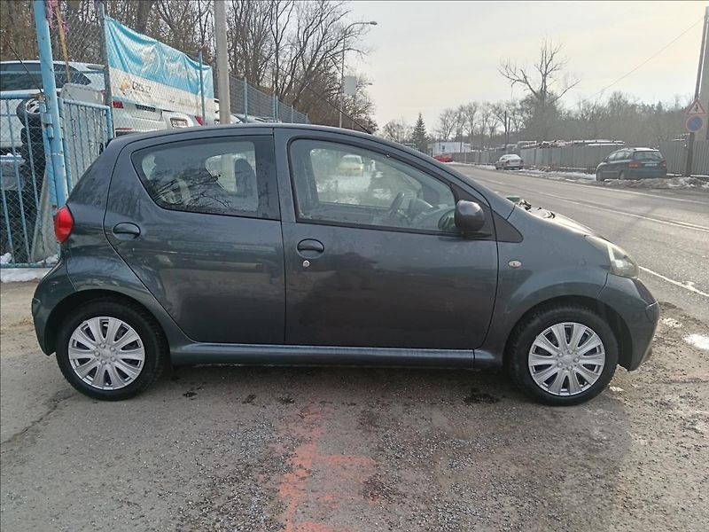 Toyota Aygo 1,0 VVTi  Cool - fotka 13 z 19