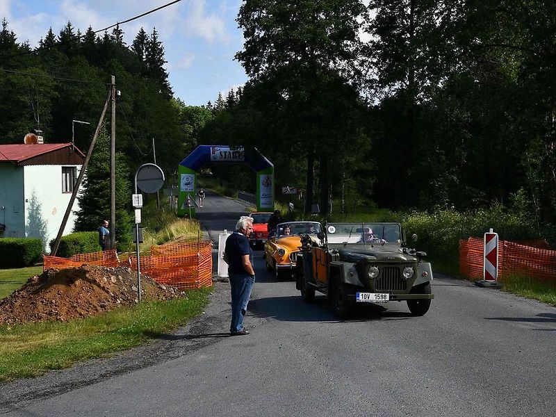 Přehlídka historie, noblesy, technických zajímavostí a unikátů. To byla Jízda Saši Kolowrata.