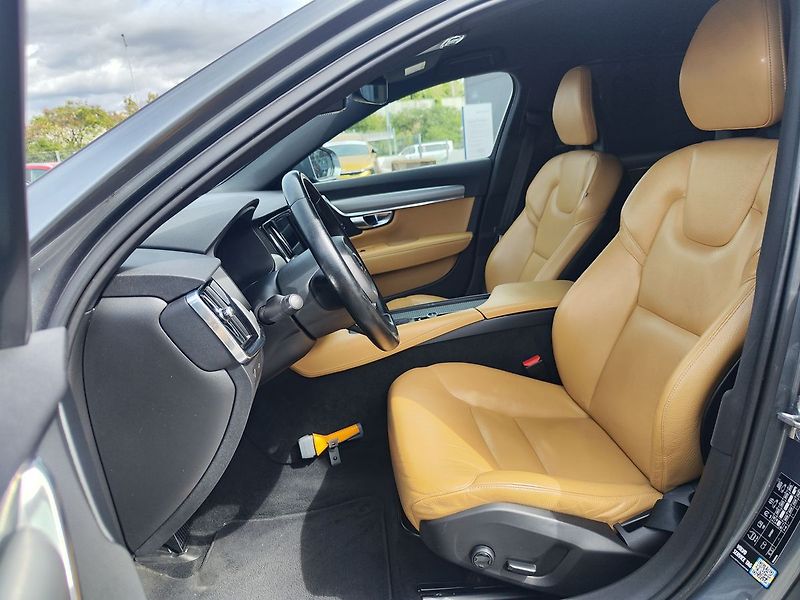 Volvo V90 D3 2.0/110kW Momentum AT - fotka 15 z 32