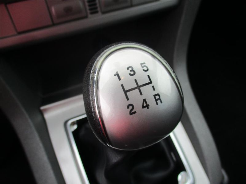Ford Focus 1,6 16V, 75kW, digiklima,ABS, - fotka 13 z 20
