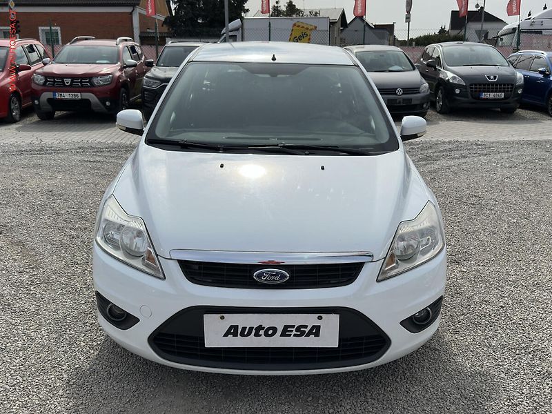 Ford Focus (2011) 1.6 TDCi, AC, STK3/28 - fotka 2 z 15