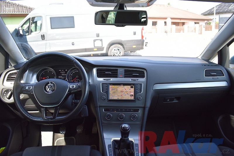 Volkswagen Golf (2015) Comfortline 1,6 TDI - fotka 19 z 41