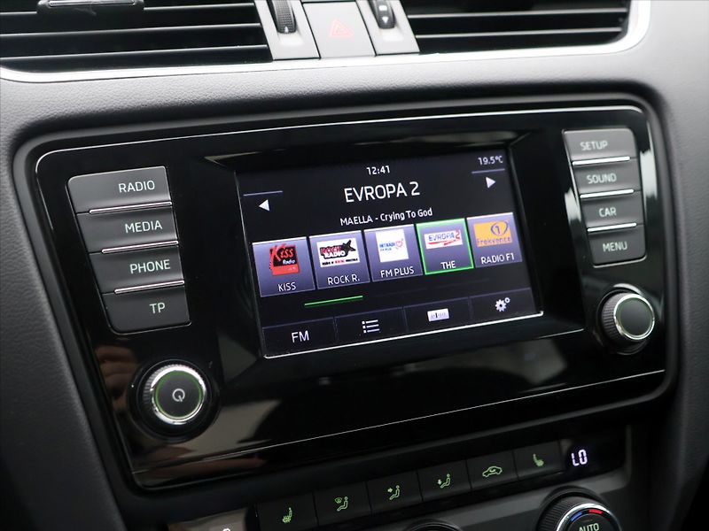 Škoda Octavia 1,6 TDI 77 kW Elegance Aut.kli - fotka 18 z 29