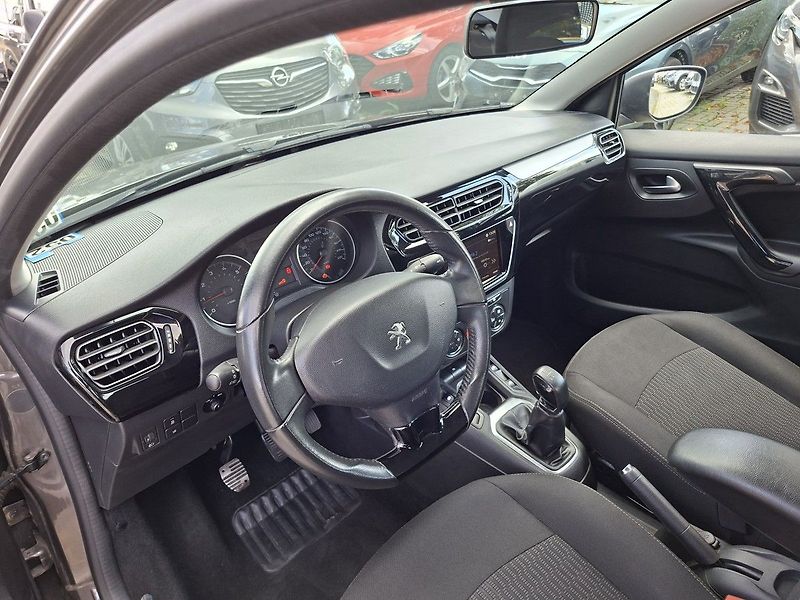 Peugeot 301 1,6 BHDi 100k M5 - fotka 13 z 25
