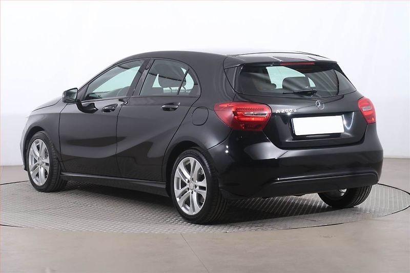 Mercedes-Benz Třídy A (2017) A 200 d, Automat, Navi - fotka 4 z 23