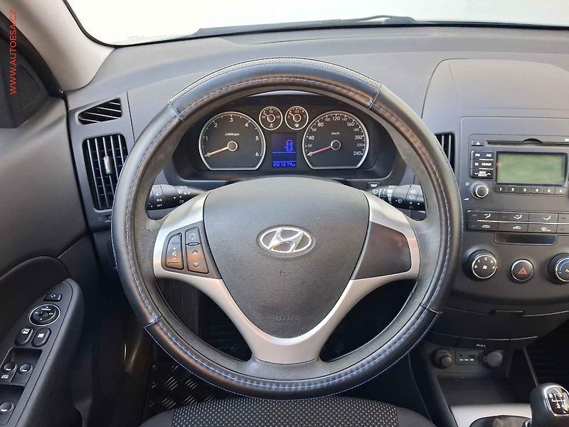 Hyundai i30 (2012) 1.6 dCi, 1.maj,ČR, AC, STK6 - fotka 11 z 15