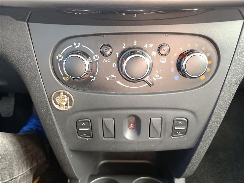 Dacia Logan 1,2 16V - fotka 13 z 17