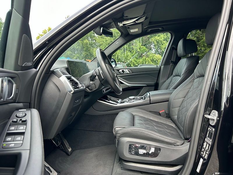 BMW X5 (2025) xDrive 30d El. tažné Msport - fotka 17 z 19