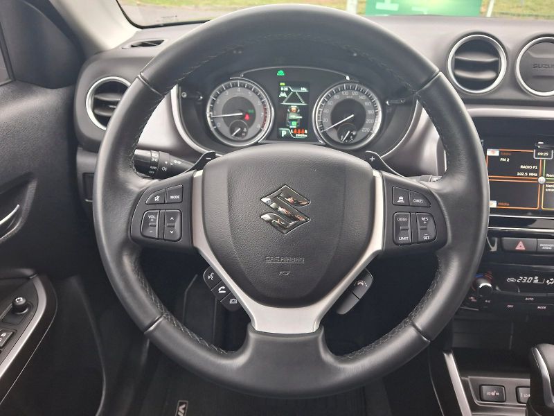Suzuki Vitara (2024) Premium Hybrid Automat - fotka 15 z 35