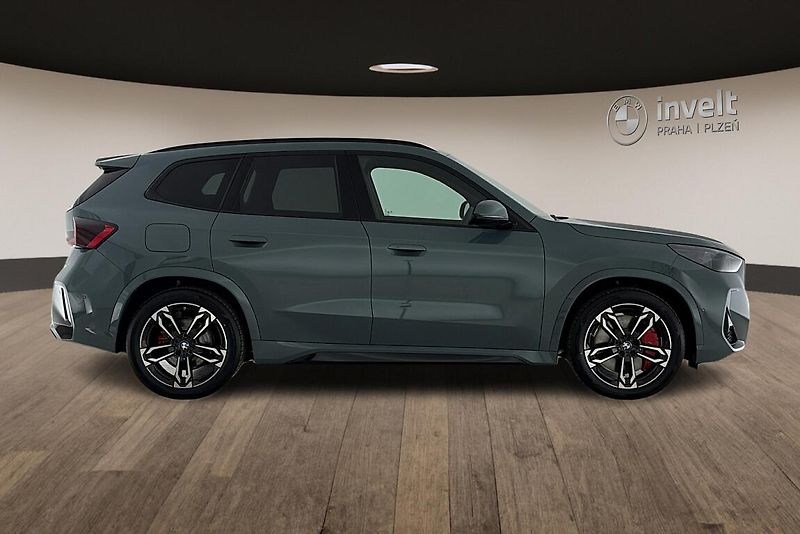 BMW iX1 xDrive30 - fotka 2 z 19
