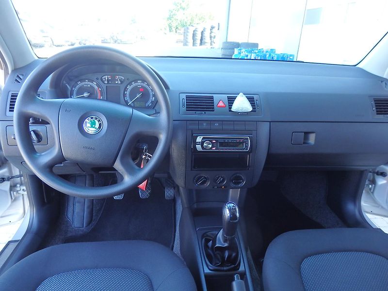 Škoda Fabia 1,4 16V 59kW KLIMA, ASR - fotka 11 z 15