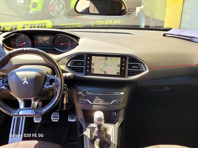 Peugeot 308 eHDi GT Line*SERV.KNIHA ROZVOD - fotka 31 z 45