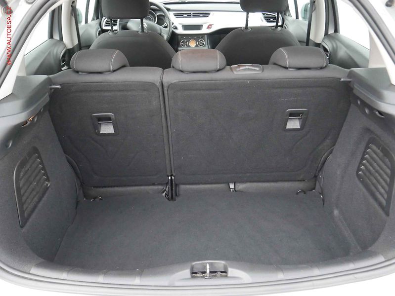 Citroën C3 (2010) 1.4 i, ČR, autoAC, temp - fotka 7 z 15