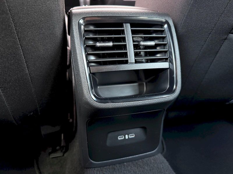Škoda Octavia (2023) 2.0 TDI 110kW SportLine Manuál - fotka 27 z 35