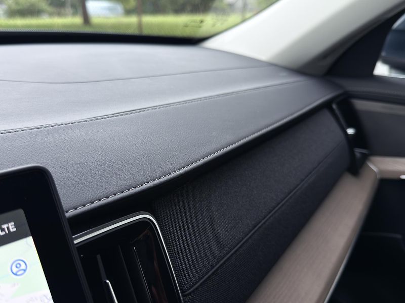 Volvo XC90 B5 AWD PLUS BRIGHT // +kola  - fotka 27 z 50