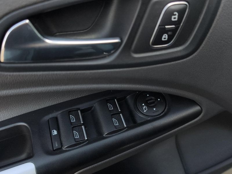 Ford Tourneo Connect (2019) Titanium L2 1.5 EcoBlue 88kW, - fotka 14 z 24