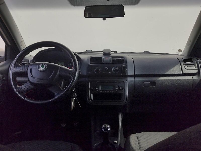 Škoda Fabia (2011) combi Ambiente 1,2 Tsi 63 Kw - fotka 5 z 27