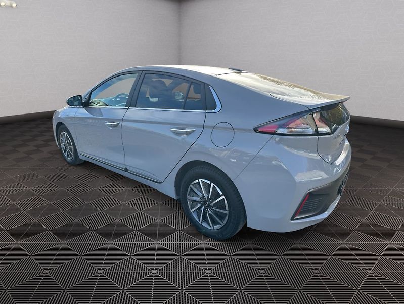 Hyundai IONIQ (2022) 38,3 kWh Level 5 SoH 100% - fotka 5 z 26