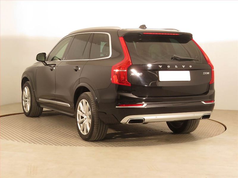 Volvo XC90 (2017) D5 AWD - fotka 4 z 18