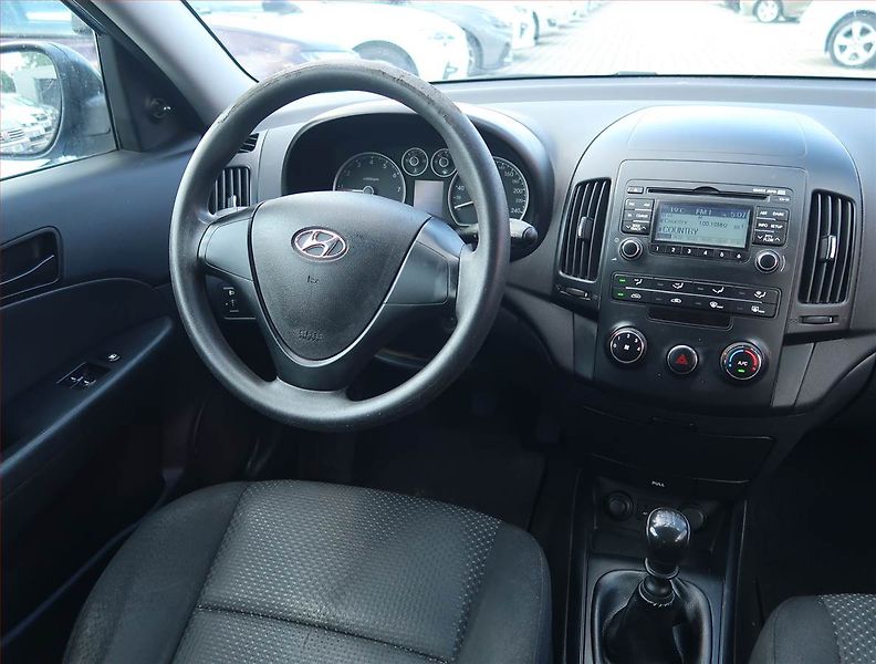 Hyundai i30 (2009) 1.4 CVVT, ČR,1.maj, po STK - fotka 7 z 14