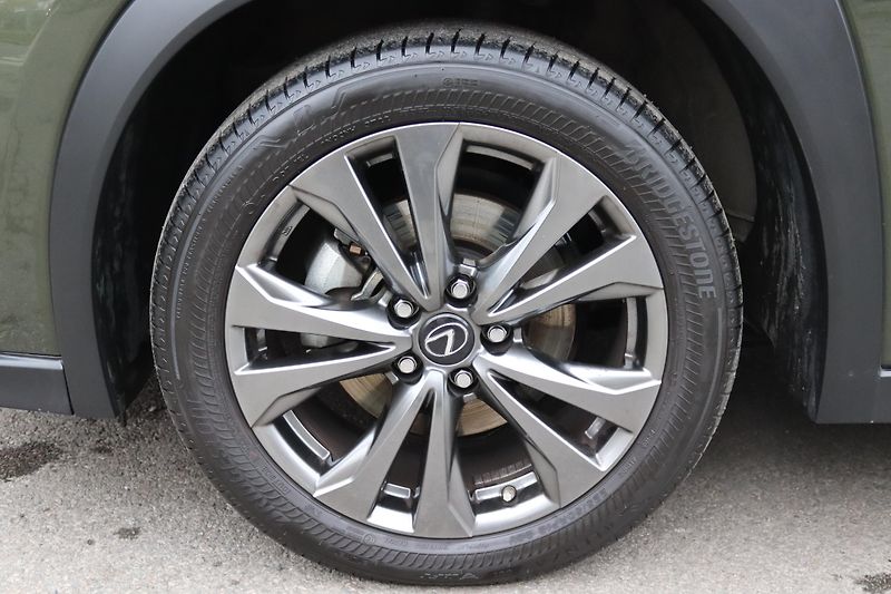 Lexus UX 250h F-SPORT DESIGN 2.0 135kW - fotka 18 z 50