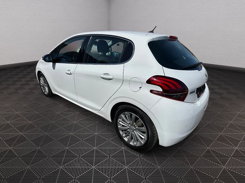 Peugeot 208 (2017) Style - fotka 5 z 22
