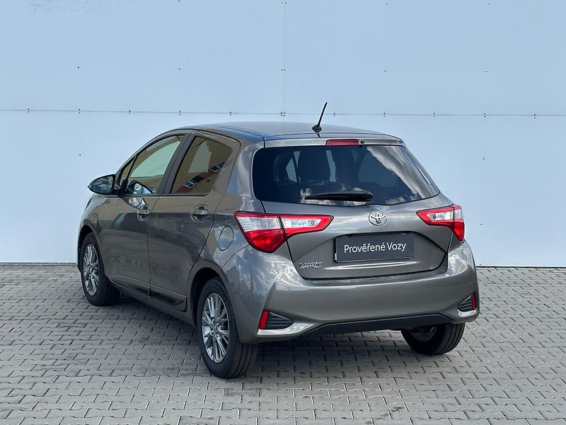Toyota Yaris 1.5 VVT-i Active Trend - fotka 7 z 27
