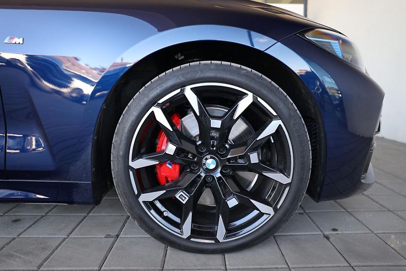 BMW Řada 4 M440i xDrive Convertible - fotka 10 z 27
