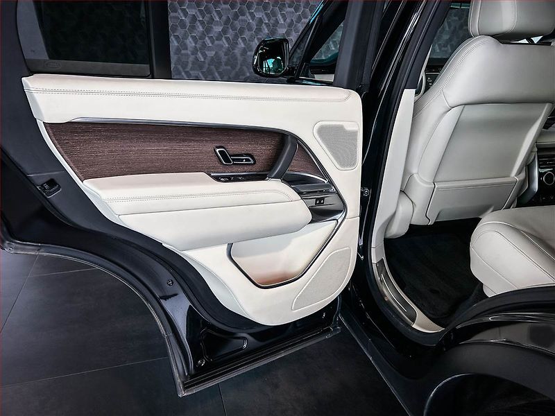 Land Rover Range Rover (2025) D350 - fotka 25 z 28