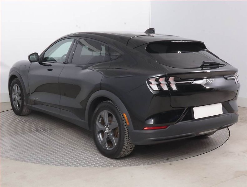 Ford Mustang Mach-E (2021) Standard Range RWD, SoH 94% - fotka 4 z 20