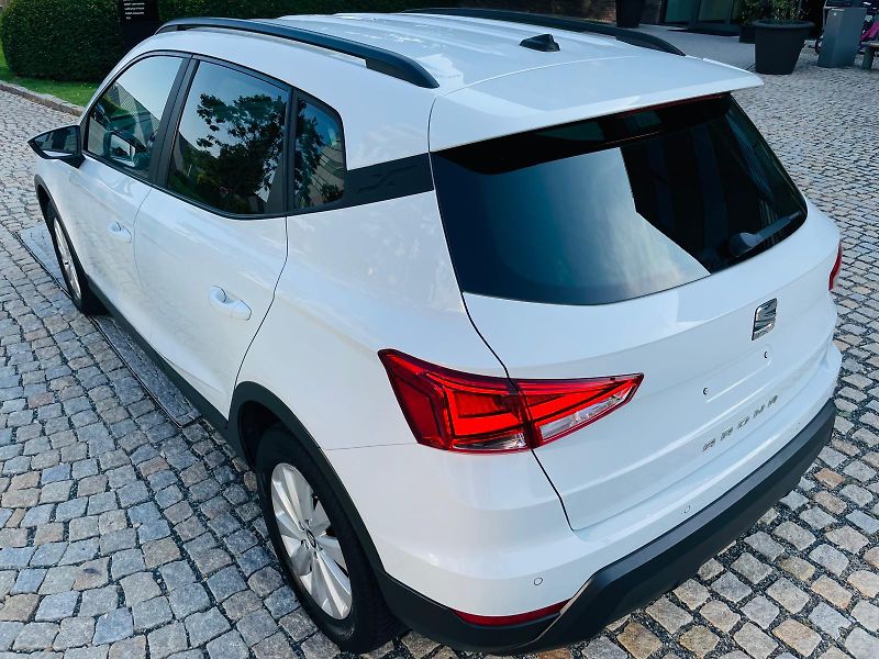 Seat Arona 1.0TSI 85KW 1.MAJITEL SENZORY  - fotka 18 z 46