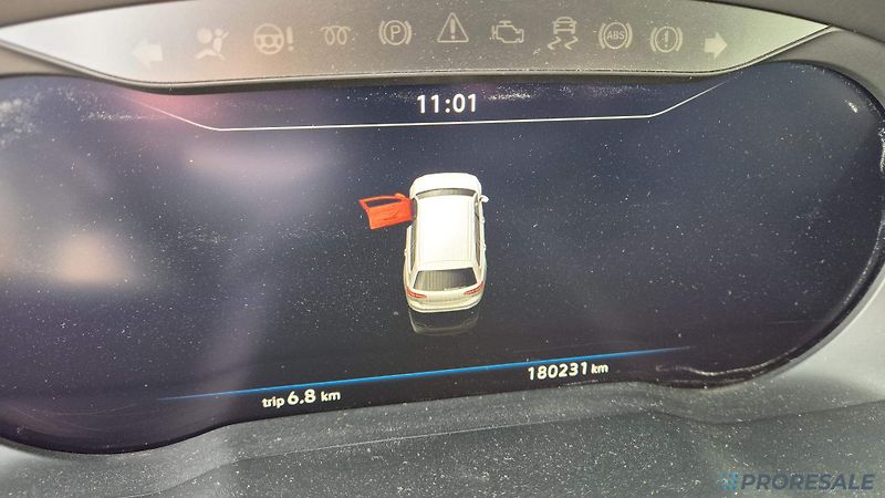 Volkswagen Passat (2018) 2,0 TDi 140 kW - fotka 19 z 19