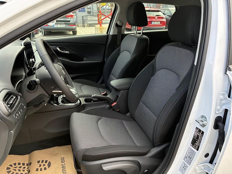 Hyundai i30 1.0 TGDI SMART NOVÉ - fotka 10 z 19