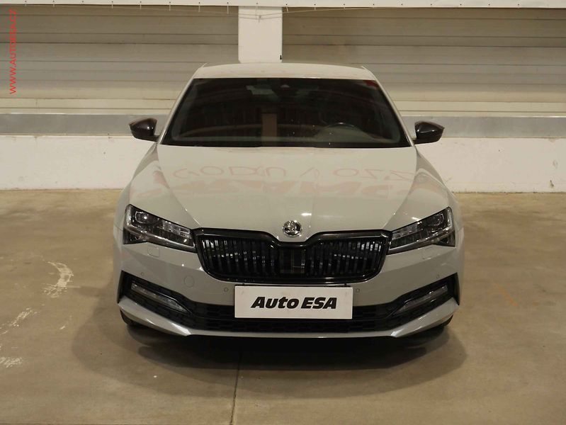 Škoda Superb (2019) 2.0 TDi, ČR, LED, navi - fotka 2 z 24