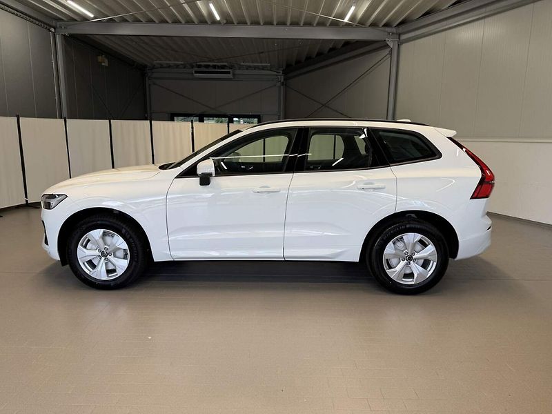 Volvo XC60 (2026) B5 2.0L 250+14 HPAT8 AWD CORE - fotka 2 z 22
