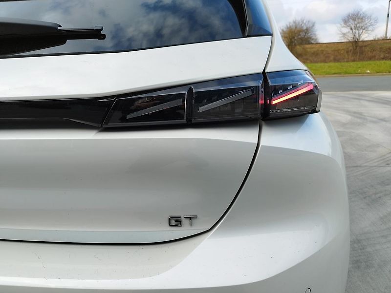 Peugeot 308 GT,PURE TECH 1.2i,96KW, 6900KM - fotka 13 z 36