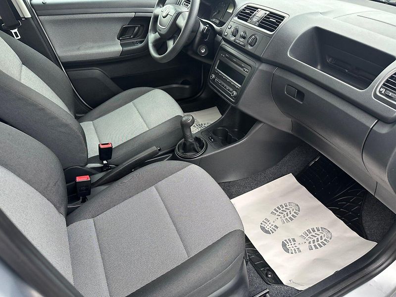 Škoda Fabia (2010) 1.2Tsi 63kw - fotka 13 z 23