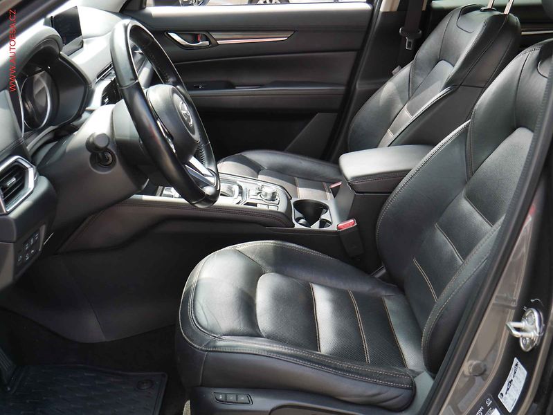 Mazda CX-5 (2018) 2.2 Skyactiv-D 4x4, AT, LED - fotka 9 z 20