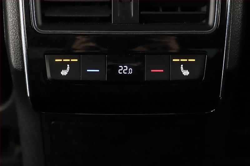 Škoda Superb (2017) Sportline 2.0 TSI, Automat - fotka 17 z 20