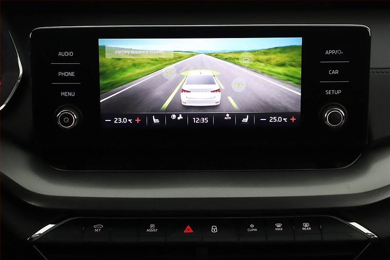 Škoda Octavia (2023) 1.5 TSI e-tec - fotka 14 z 16