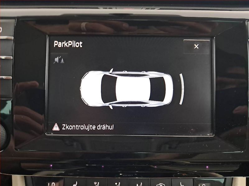 Škoda Superb (2016) Style 2.0 TDI, Serv.kniha - fotka 18 z 18