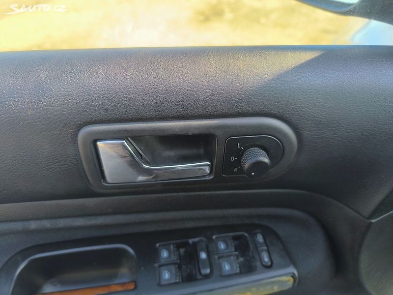 Volkswagen Golf TDI 4X4,PĚKNÝ,VÝBAVA,SERVISKA - fotka 18 z 24