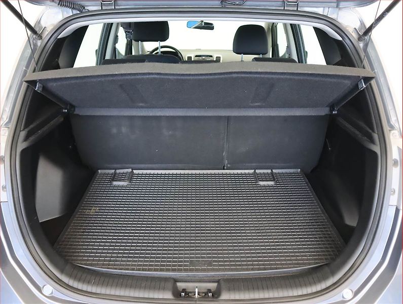 Hyundai ix20 (2013) 1.6 CVVT, Serv.kniha, Tempomat - fotka 14 z 16