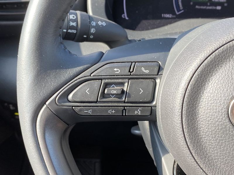 Toyota Yaris 1.5HEV, ČR, Style, záruka - fotka 17 z 27