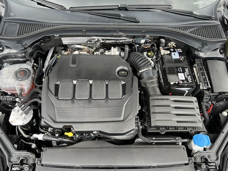 Škoda Superb 2.0TDi 147kw 4x4 ČR 1.MAJ DPH - fotka 42 z 50