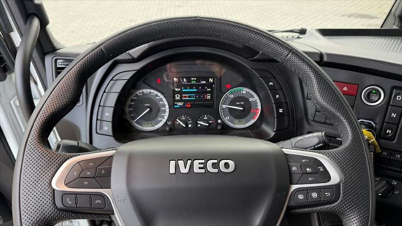 Iveco S-WAY 11,1   6x2 vč. valniku a HNJ P - fotka 13 z 13