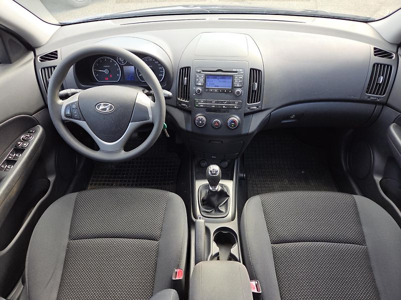 Hyundai i30 1.majitel lze na splátky VŠEM! - fotka 8 z 10