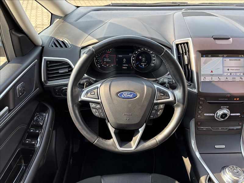 Ford S-MAX 2,0 EcoBlue Titanium AWD AUT - fotka 23 z 51