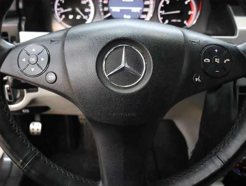 Mercedes-Benz GLK (2011) 200 CDI, Kůže, Park. senzory - fotka 19 z 20